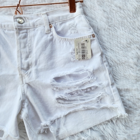 Free People We The Free Optic White Distressed Denim Shorts - Picture 2 of 5